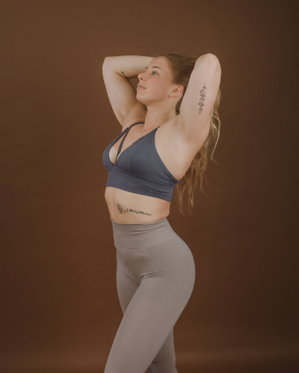 Women's sports bra in Navy