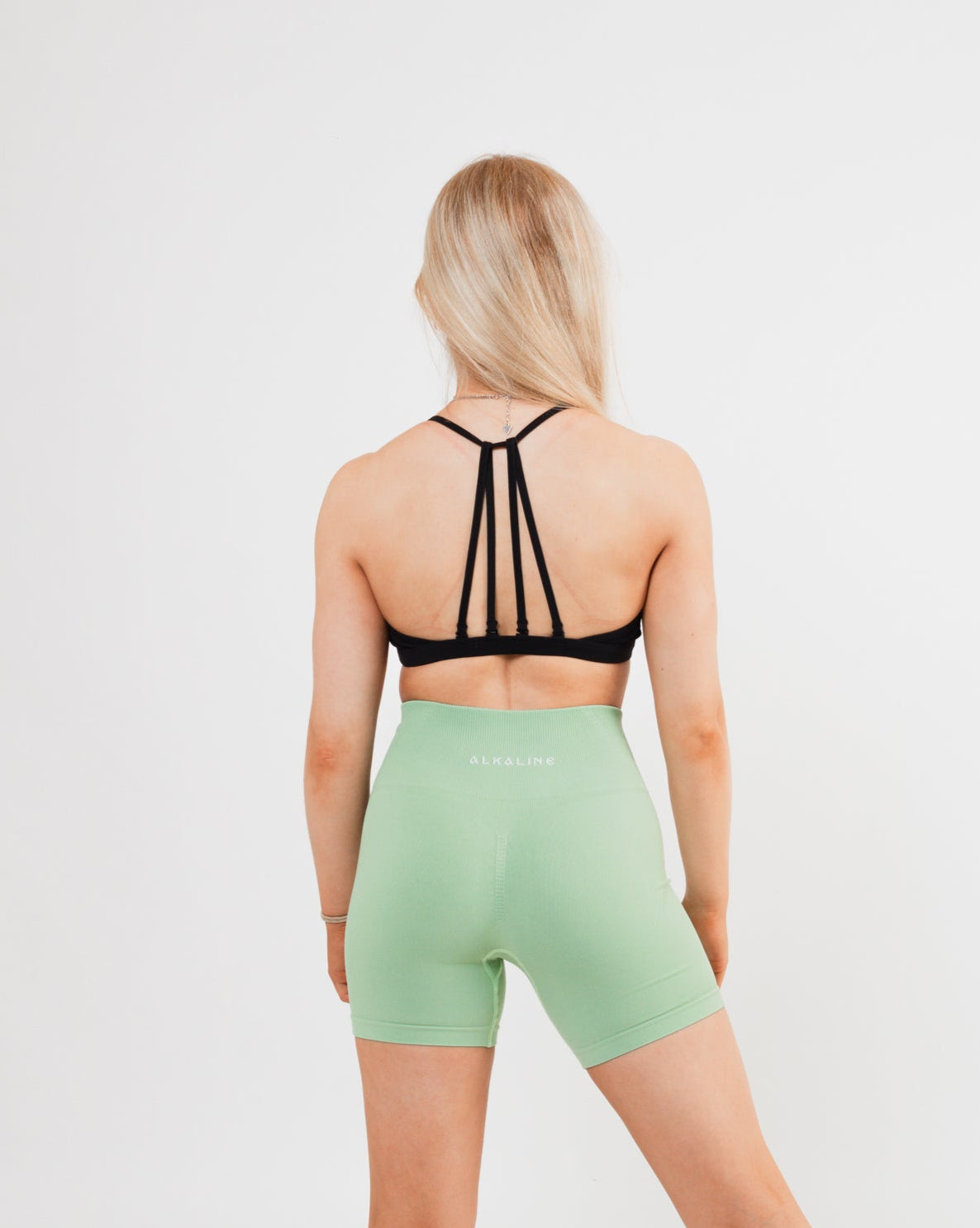 Women's minimal sports bra in black