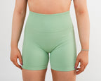 Women's Seamless Scrunched Shorts in Green