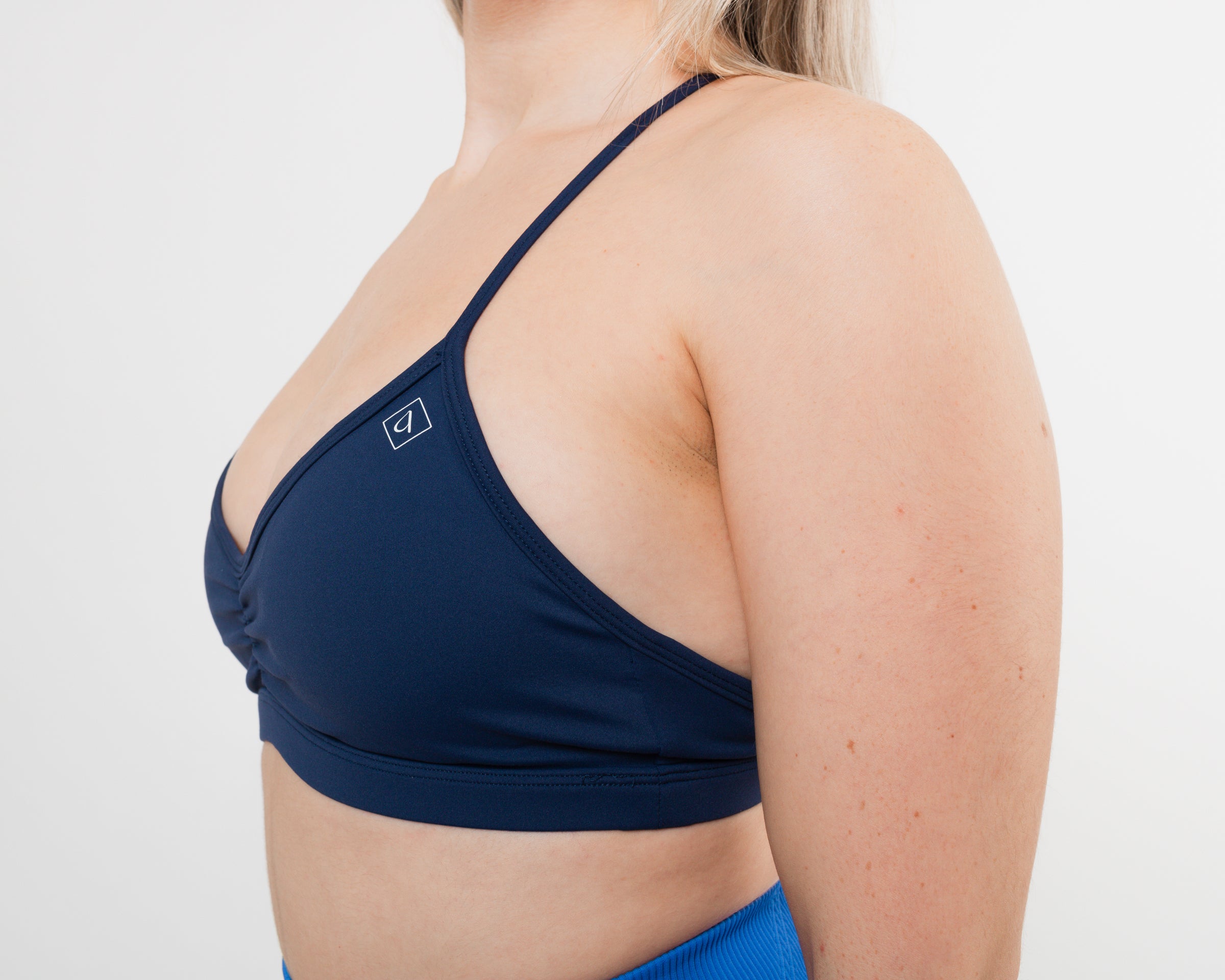 Women's minimal sports bra in Navy