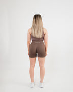 Women's seamless scrunched shorts in Chocolate 