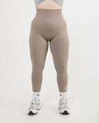 Women's seamless scrunched Leggings in Light Coffee