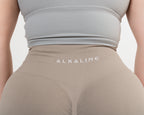 Women's seamless scrunched Leggings in Light Coffee