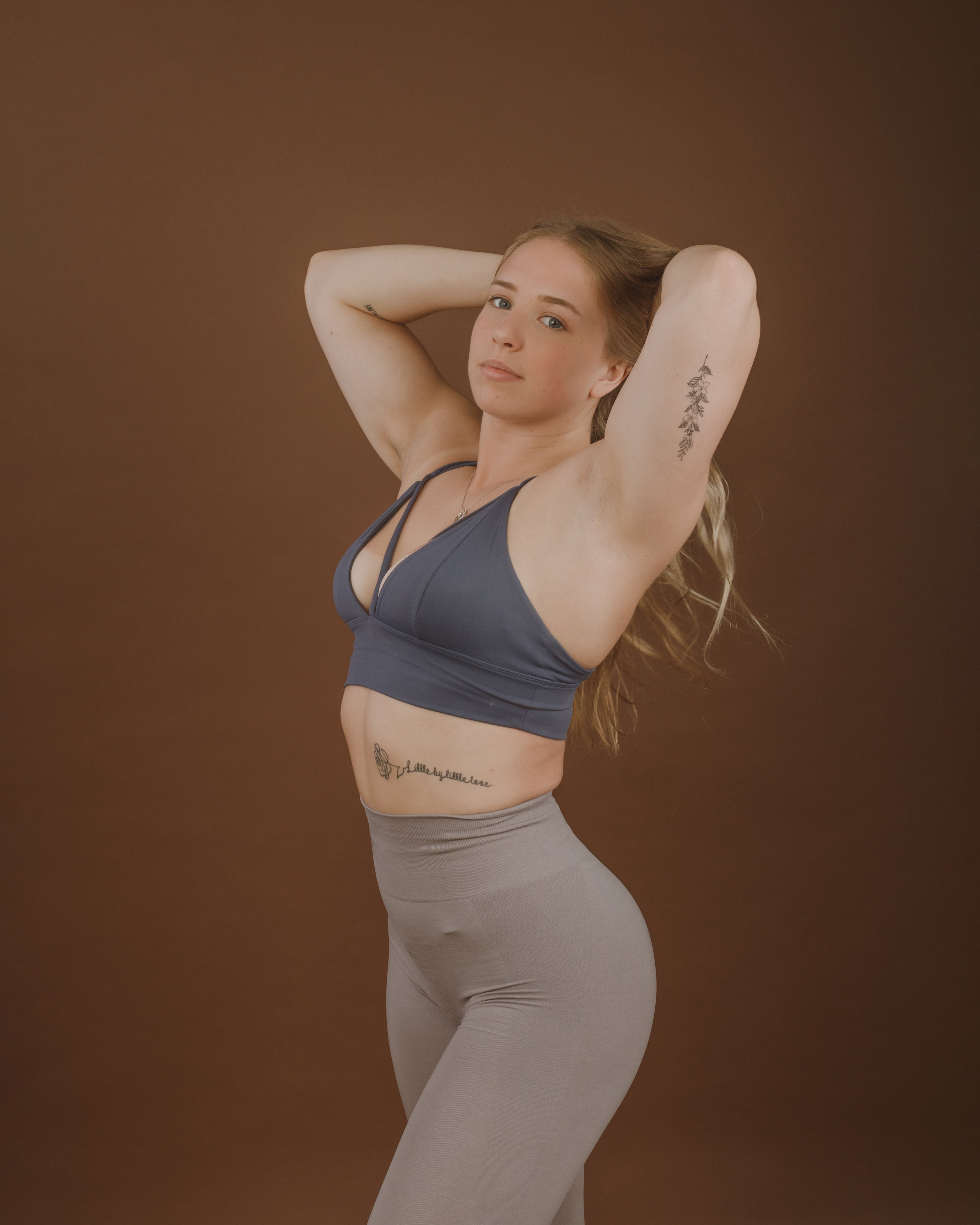 Women's sports bra in Navy