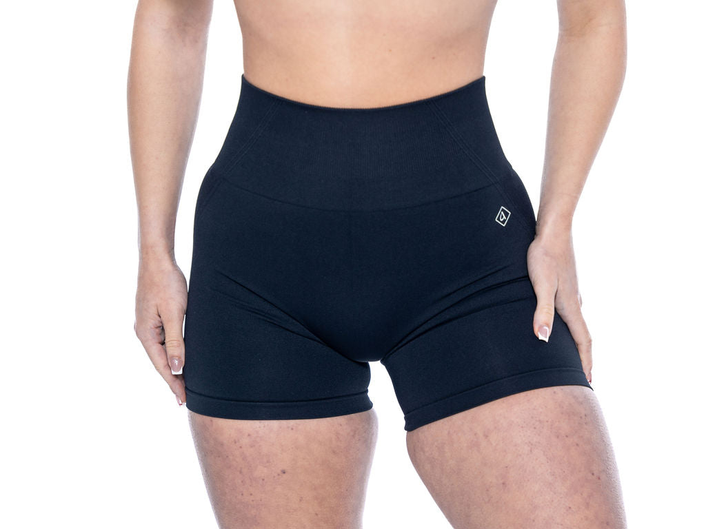 Women's Seamless Scrunched Shorts in Black