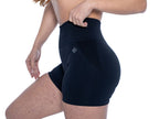 Women's Seamless Scrunched Shorts in Black